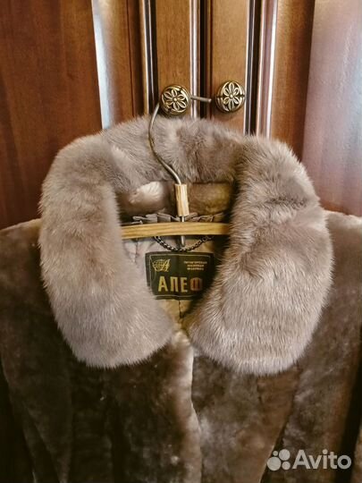 Полушубок из мутона, воротник норка, 54-56 р-р. Ал