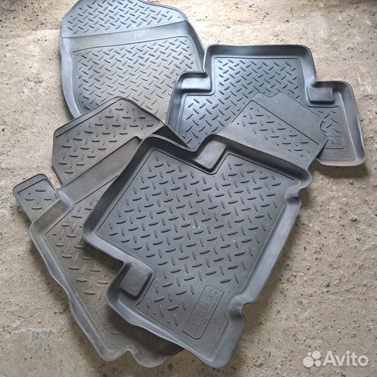 Коврики на toyota rav4