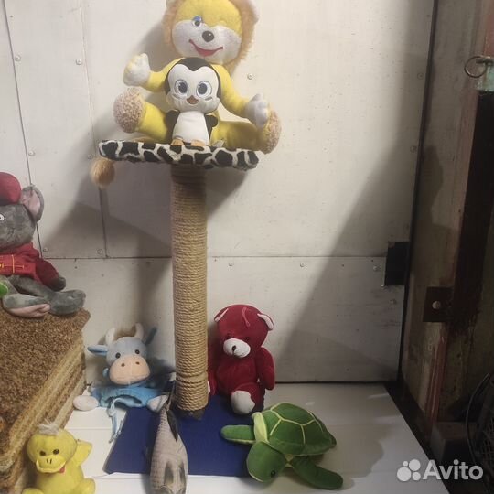 Домик для кошки с когтеточкой бу