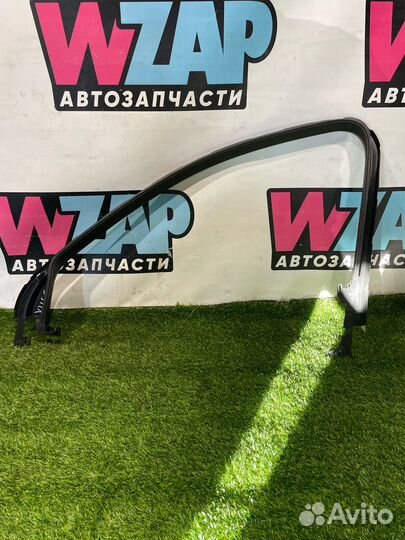 Молдинг стекла двери передней левой Buick