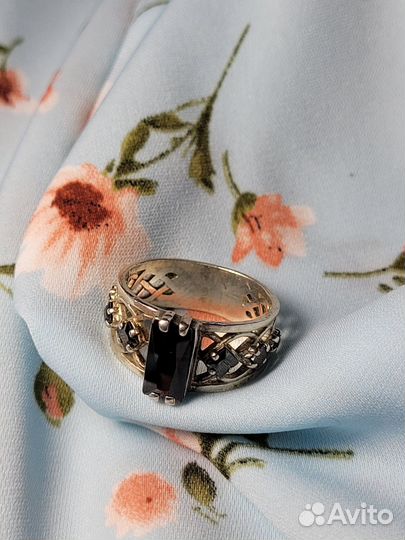 Серебряное кольцо