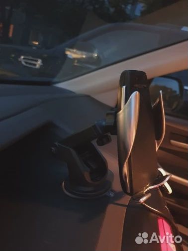 Беспроводное зарядное устройство, крепление