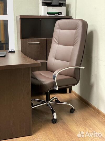 Кресло для офиса новое