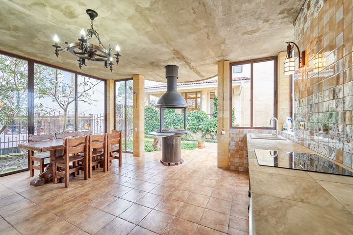 Дом 300 м² на участке 7 сот.