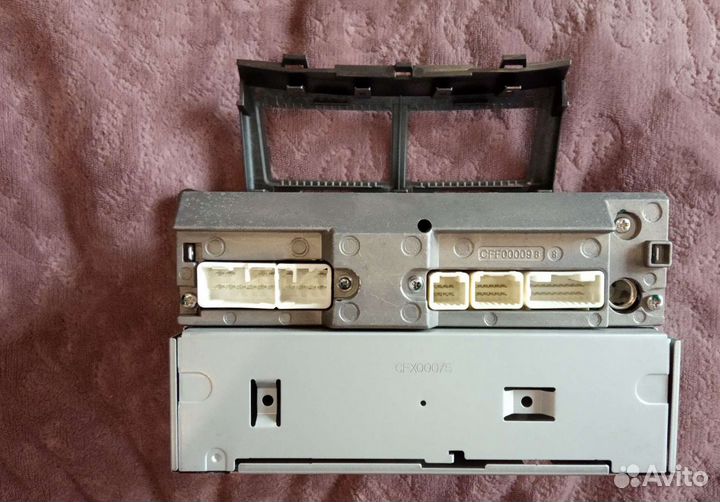 Штатная магнитола Toyota Yaris