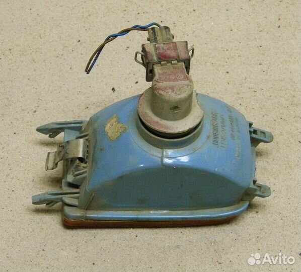 Поворотник правый VW Golf 3 Depo