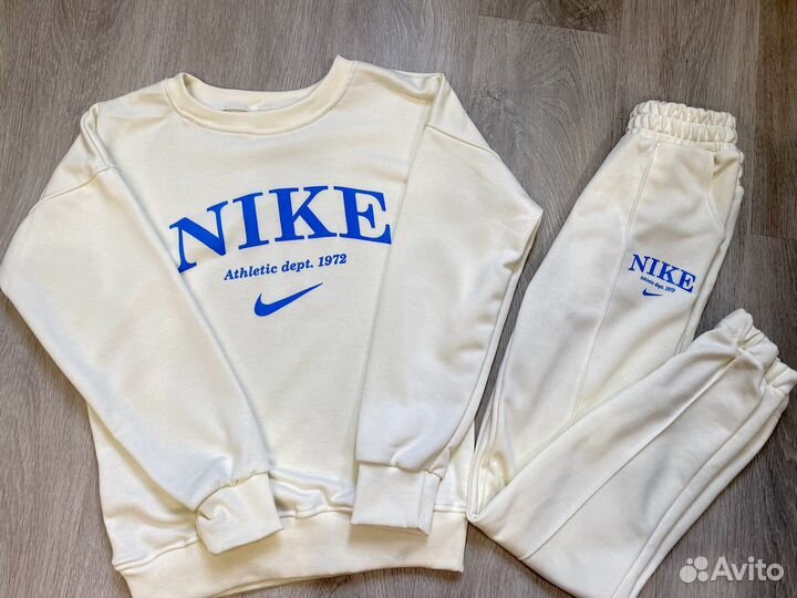 Спортивный костюм nike
