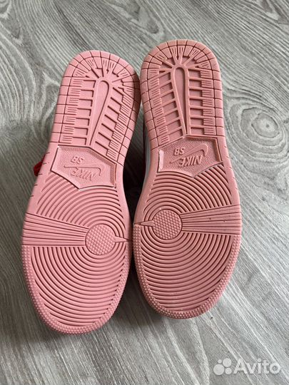 Кроссовки для девочки