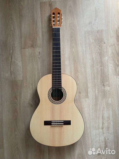 Классическая гитара yamaha c40m