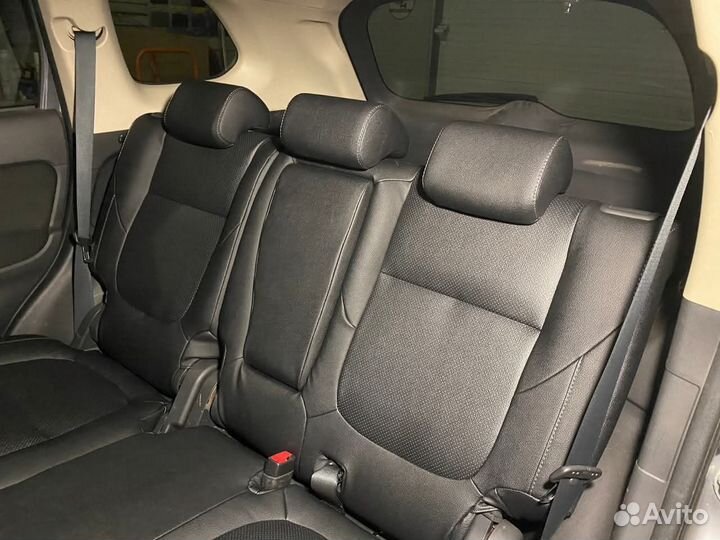 Чехлы на Mitsubishi Outlander 3