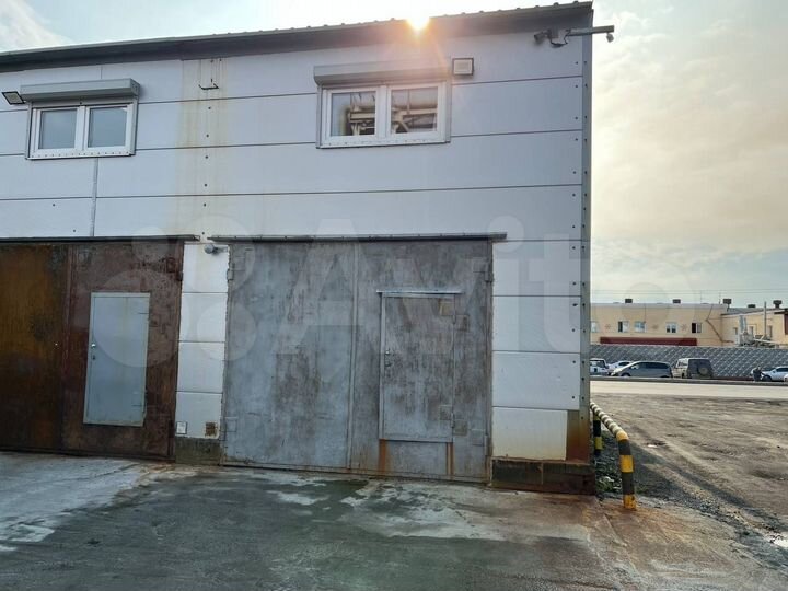 Гараж, > 30 м²