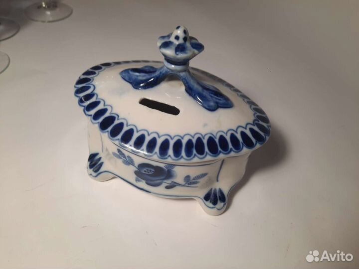 Старая гжель. Самодельная копилка шкатулка