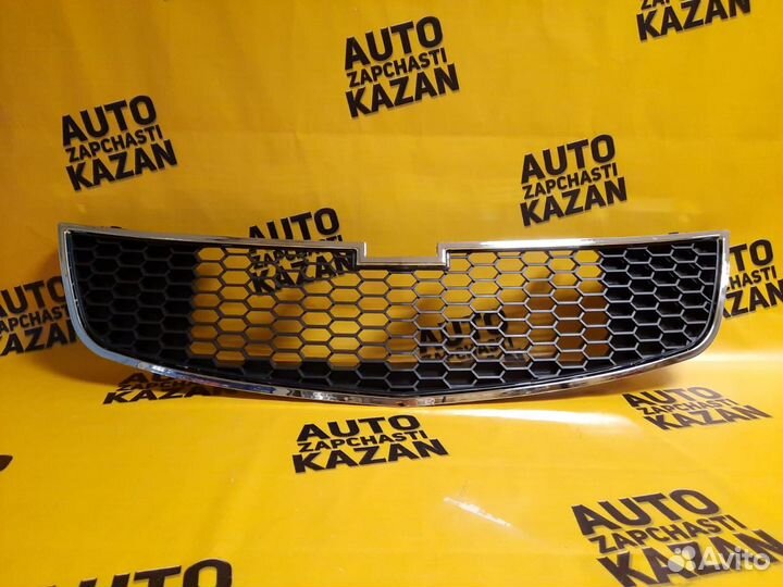 Решетка бампера нижняя Chevrolet Cruze 2009-2012