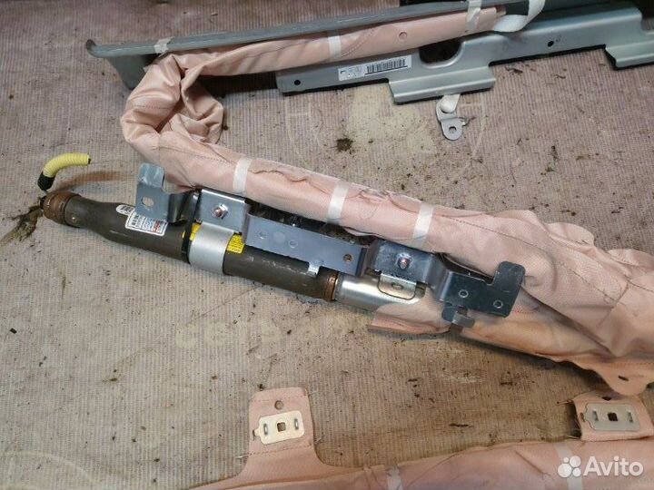 Шторка безопасности левая Mitsubishi Outlander Xl