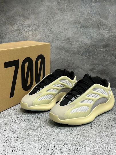 Кроссовки adidas yeezy boost 700