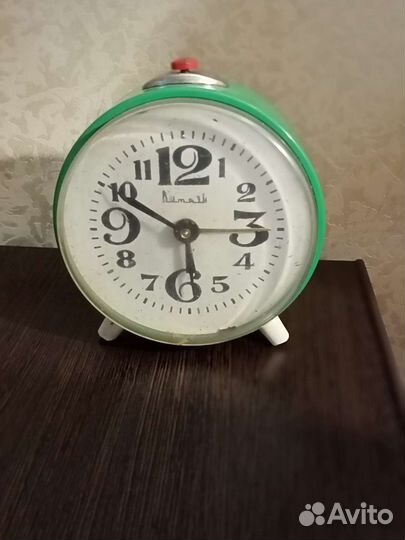 Часы будильник витязь СССР