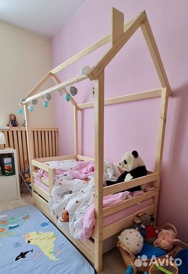 Кровать домик новая