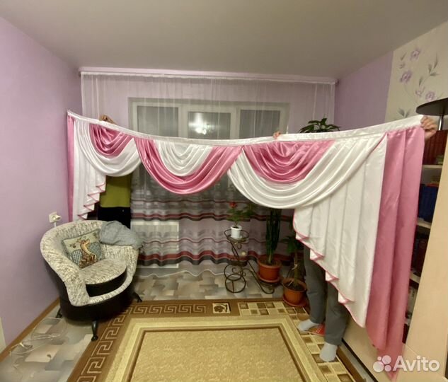 Ламбрекен из атласной ткани