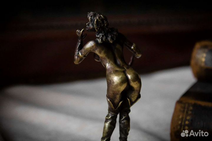 Статуэтка из бронзы - Без Условностей