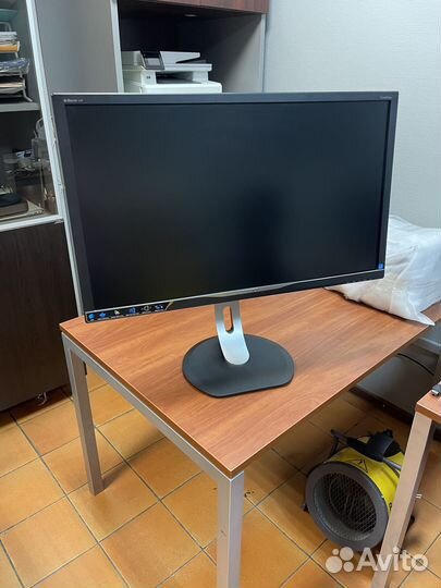 Монитор Philips 32