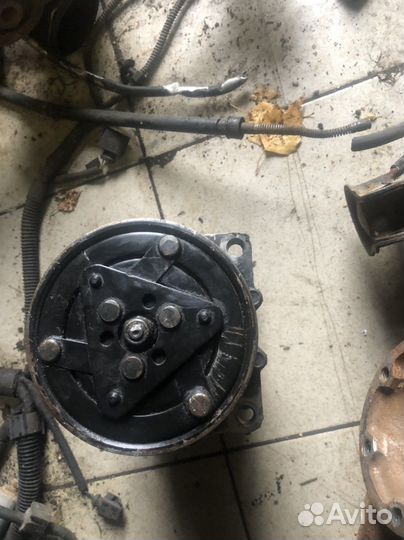 Компрессор кондицыонера Шкода Октавия Тур 1.8