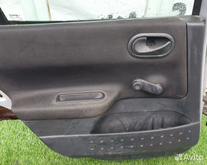 Обшивка двери задней левой Renault Megane II