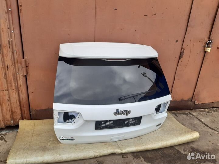 Крышка багажника в сборе Jeep Grand Cherokee WK2