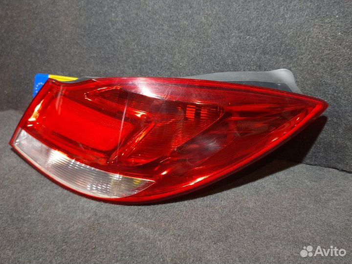 Фонарь правый Opel Insignia лифтбек A18XER 2011