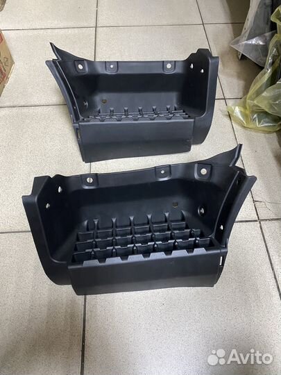 Подножки mazda titan 2000г лево право