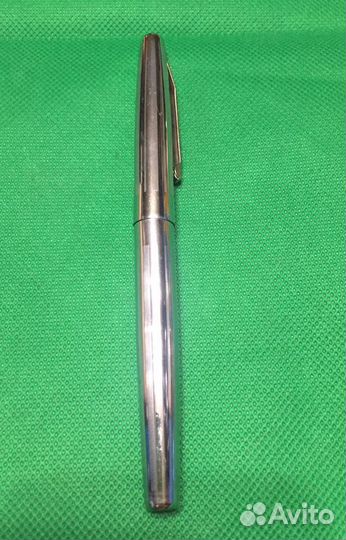 Ручка перьевая с золотым пером