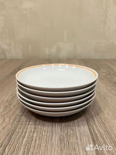 Чайные блюдца