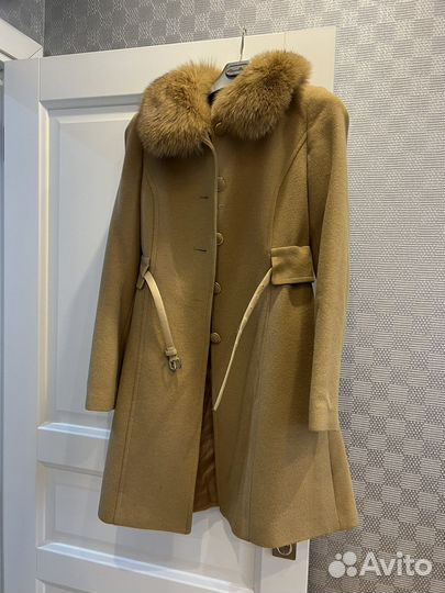 Пальто женское 42 S