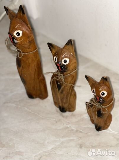Статуэтки кошки из дерева