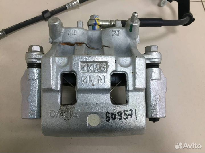 Суппорт передний правый Mitsubishi Pajero/Montero