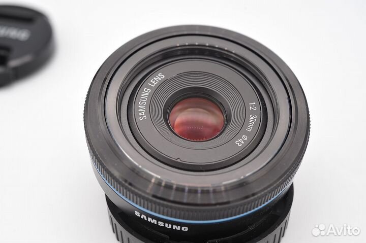 Samsung NX 30 mm F2.0 (S30NB)