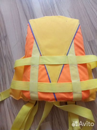 Спасательный жилет