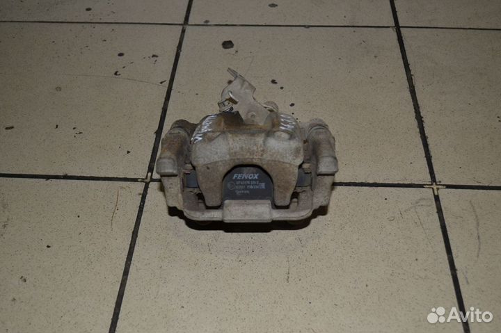 Тормозной суппорт задний правый Volkswagen Jetta 5