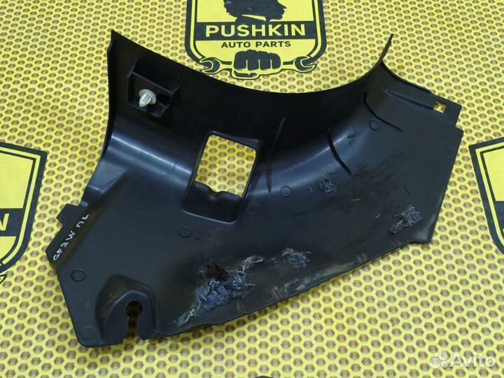 Обшивка стойки передней нижняя левая Mitsubishi