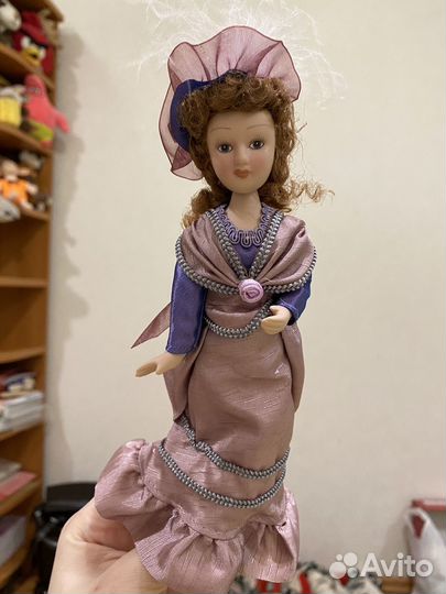 Фарфоровая кукла коллекционная