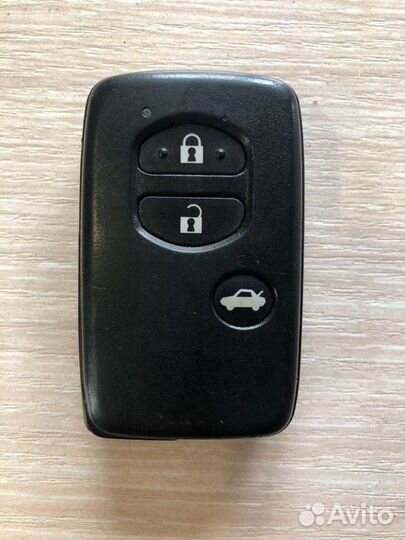 Ключ зажигания Toyota Avensis