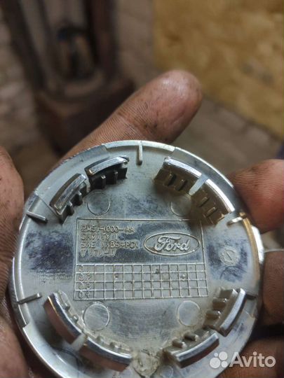 Заглушки на литые диски Ford