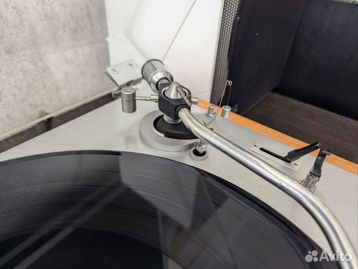 Виниловый проигрыватель Yamaha YP-700C