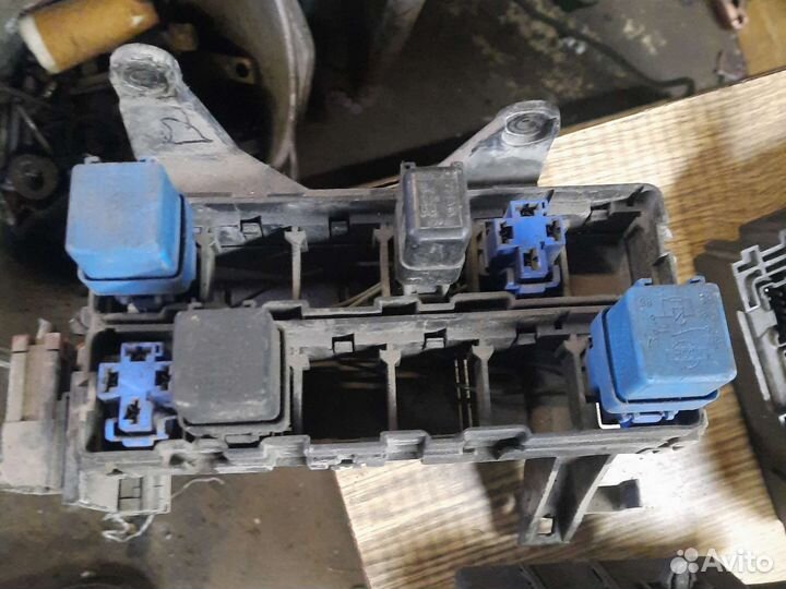 Nissan Primera Р11 блок предохранителей