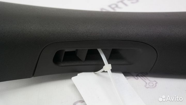 Обшивка стойки Grand Cherokee WK2