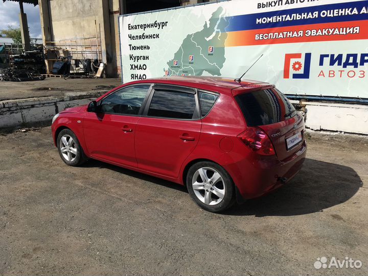 Обшивка пола багажника Kia Ceed 857601H000EQ