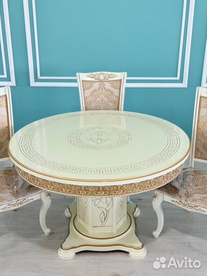 Стол и стулья в гостиную. В наличии