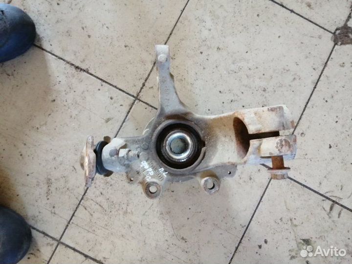 Кулак поворотный передний правый Ford Focus 2 CB4