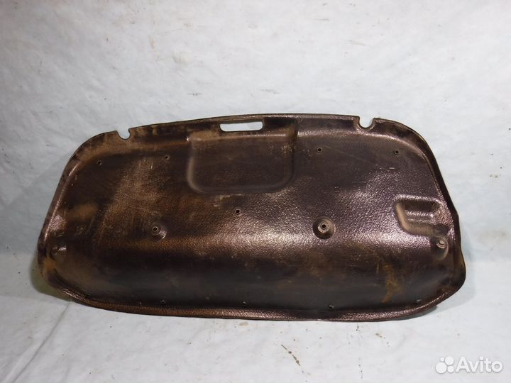 Обшивка крышки багажника Mazda 3 BK / Мазда бк