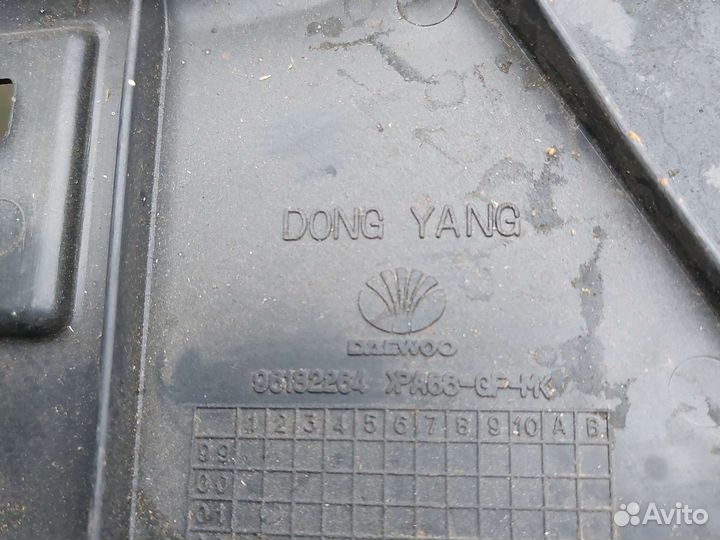 Кожух вентилятора 96182264 Шевроле Ланос