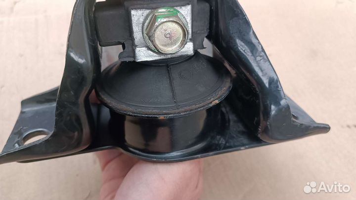Подушка двигателя Ниссан Микра Ноут Марч